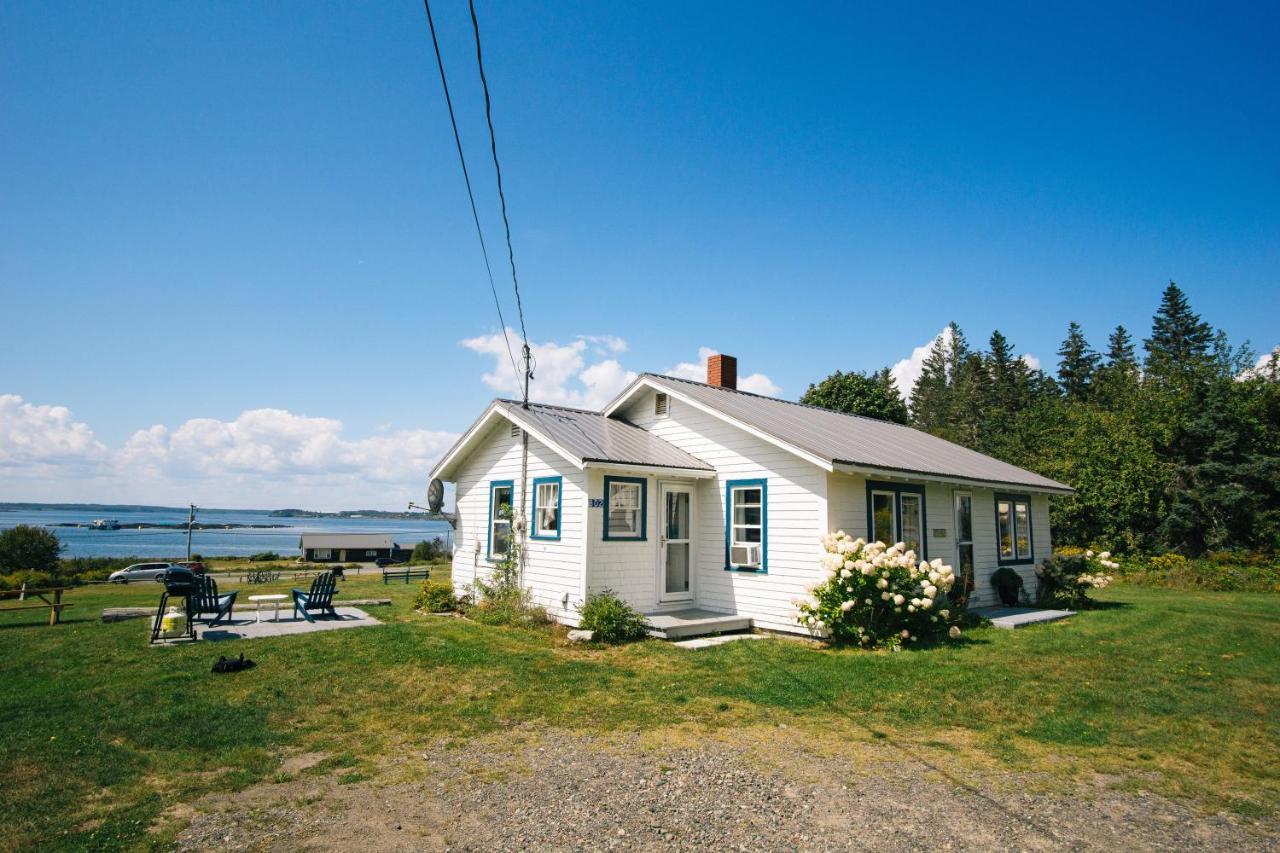 Friars Bay Inn & Cottages Welshpool Eksteriør bilde