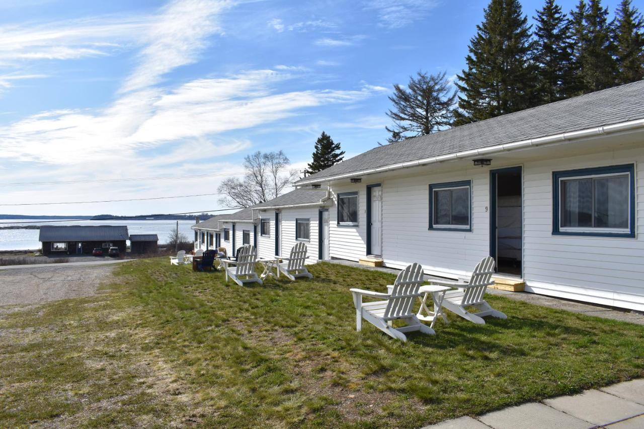 Friars Bay Inn & Cottages Welshpool Eksteriør bilde